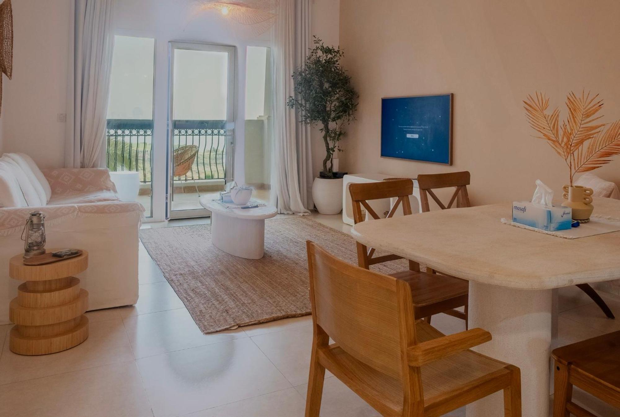 Glamorous Modern 2bhk In Yas Island 324 *